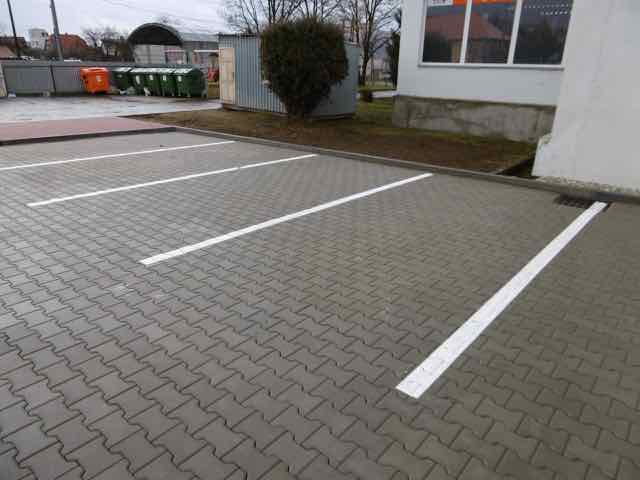 Nové parkovisko zo zámkovej dlažby